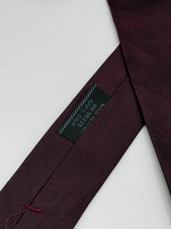 Tie Prada