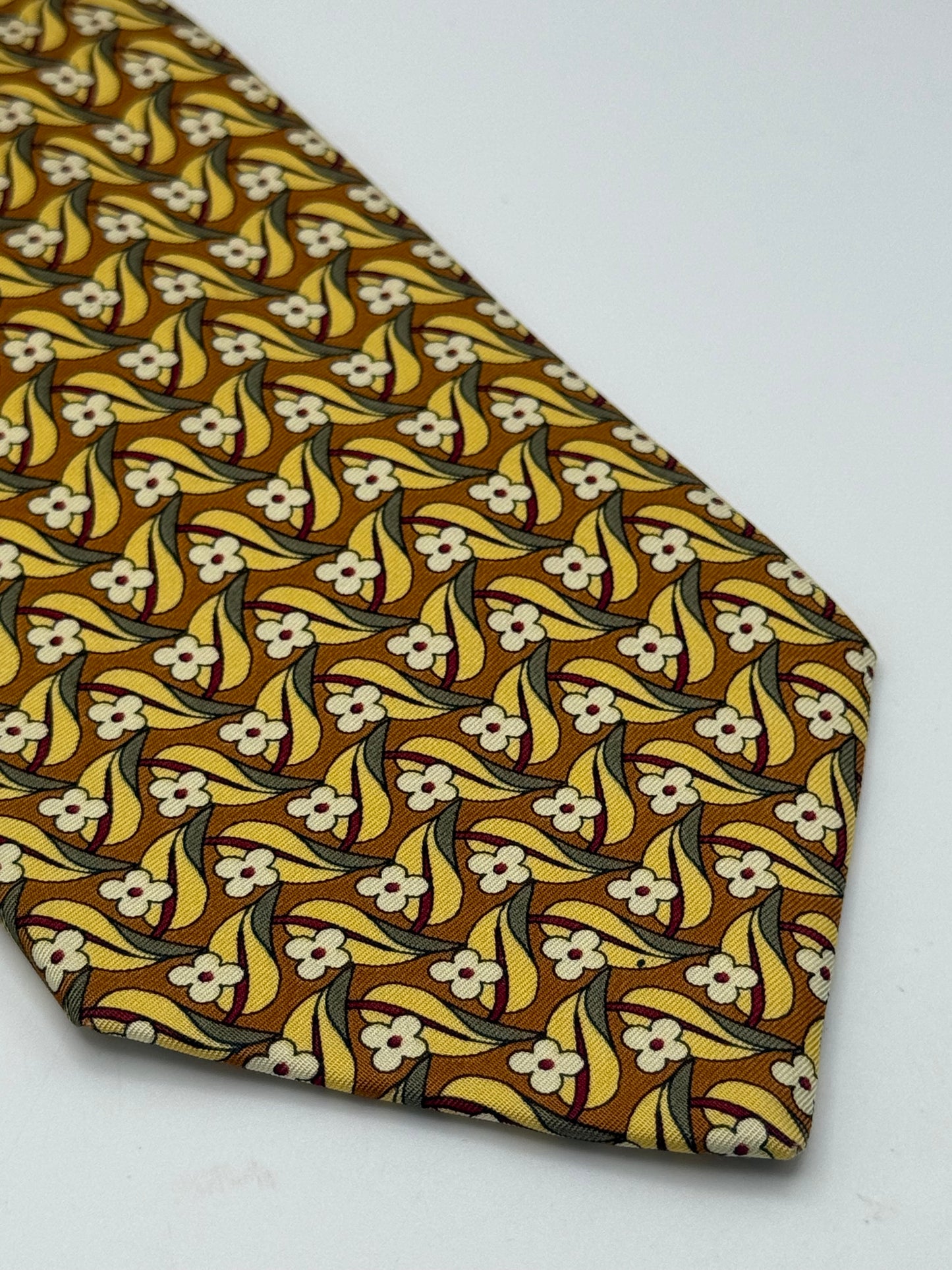 Twill silk tie whit small flower pattern