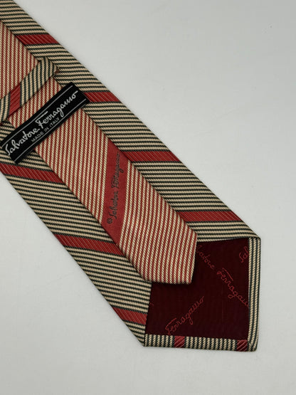 Jacquard silk tie whit stripes