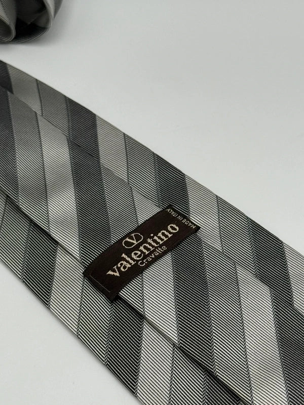 Tie Valentino