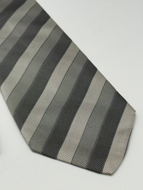 Tie Valentino