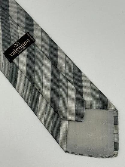 Tie Valentino