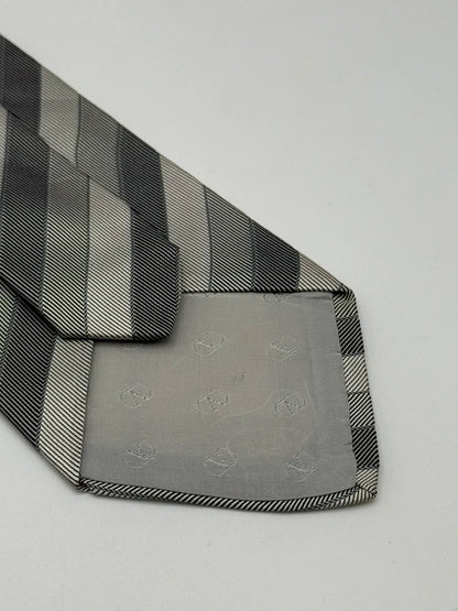 Tie Valentino