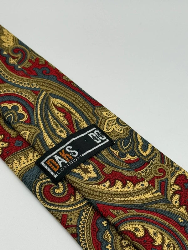 Tie Daks