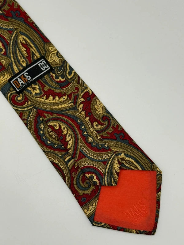 Tie Daks