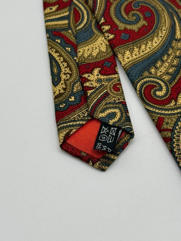Tie Daks