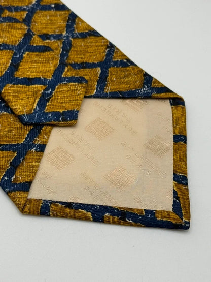 Tie Guy Laroche