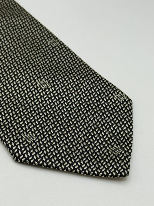 Tie Daks