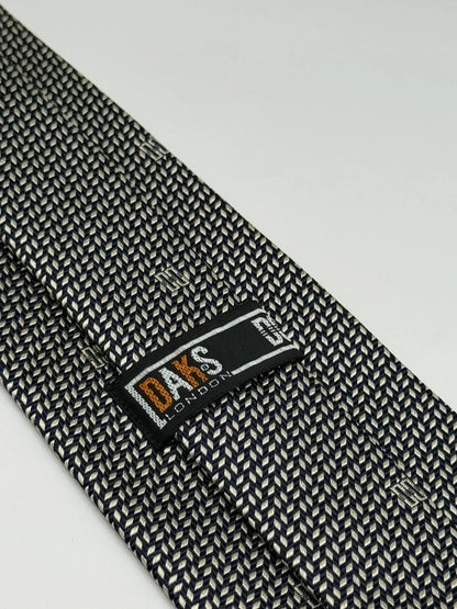 Tie Daks