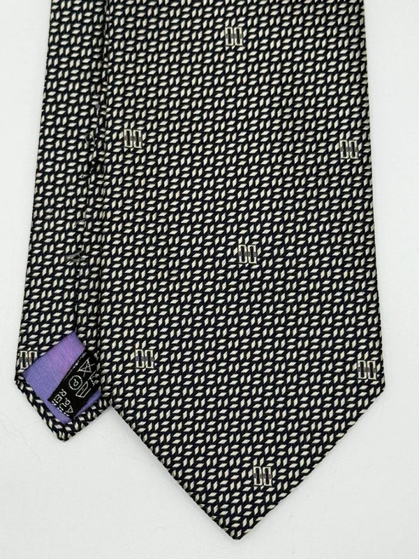 Tie Daks
