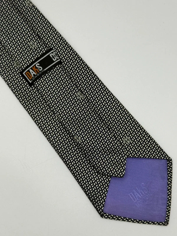 Tie Daks