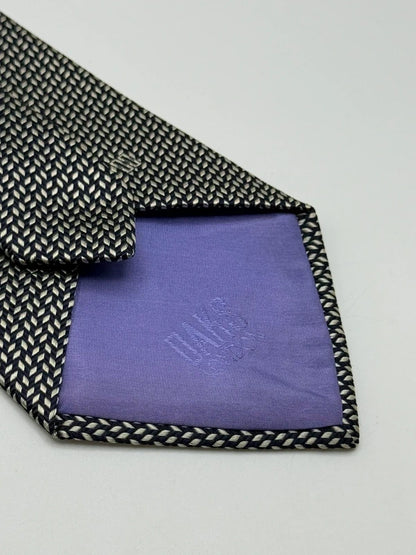 Tie Daks
