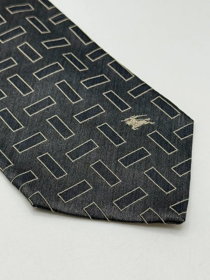 Tie Burberrys’