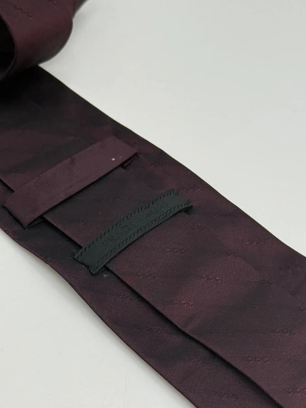 Tie Prada