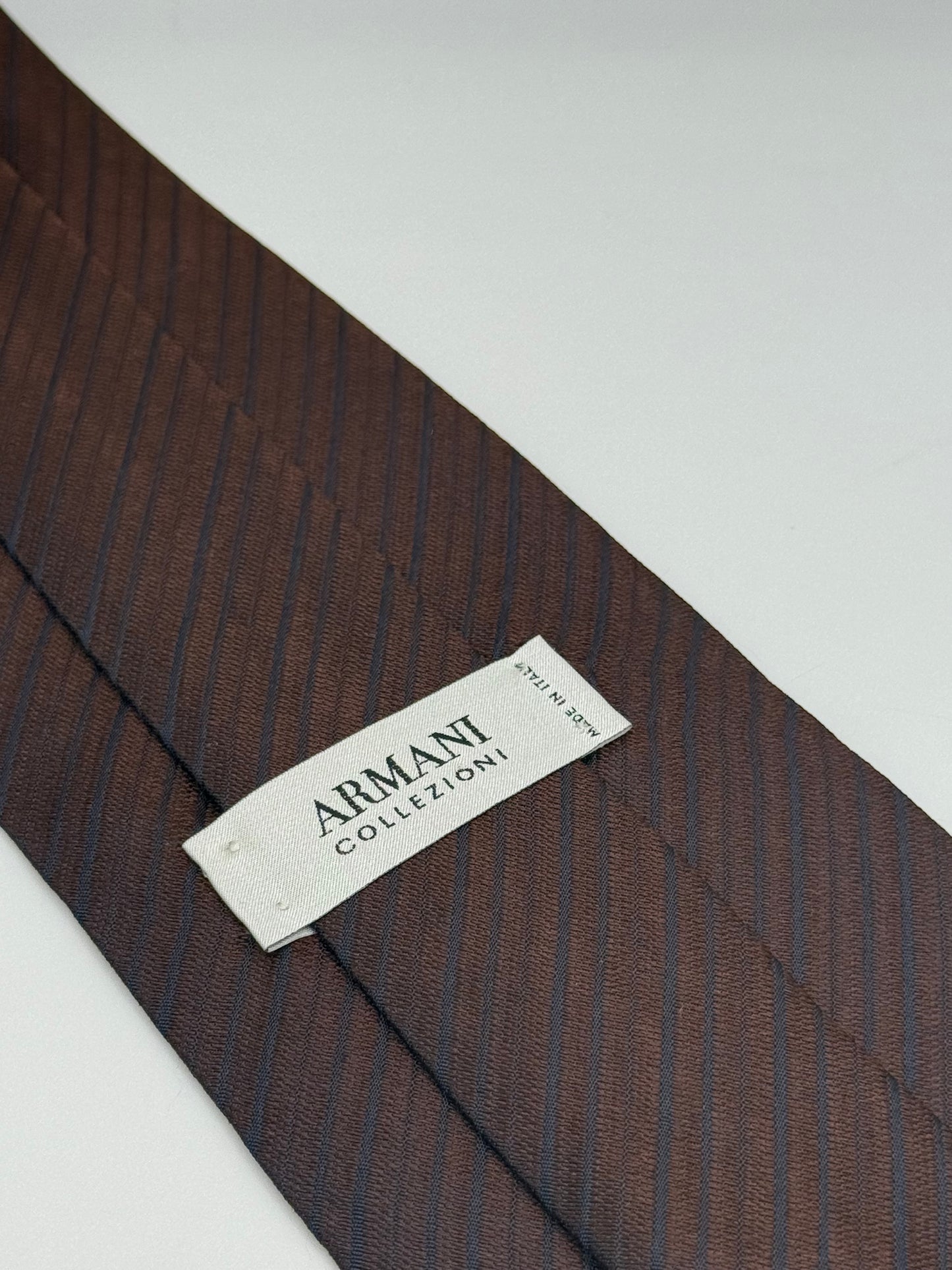 Brown jacquard silk tie