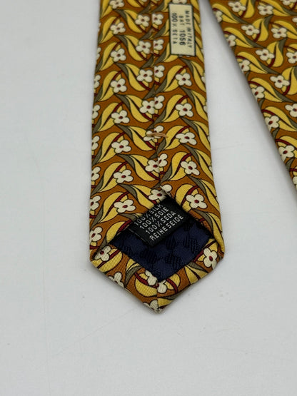 Twill silk tie whit small flower pattern