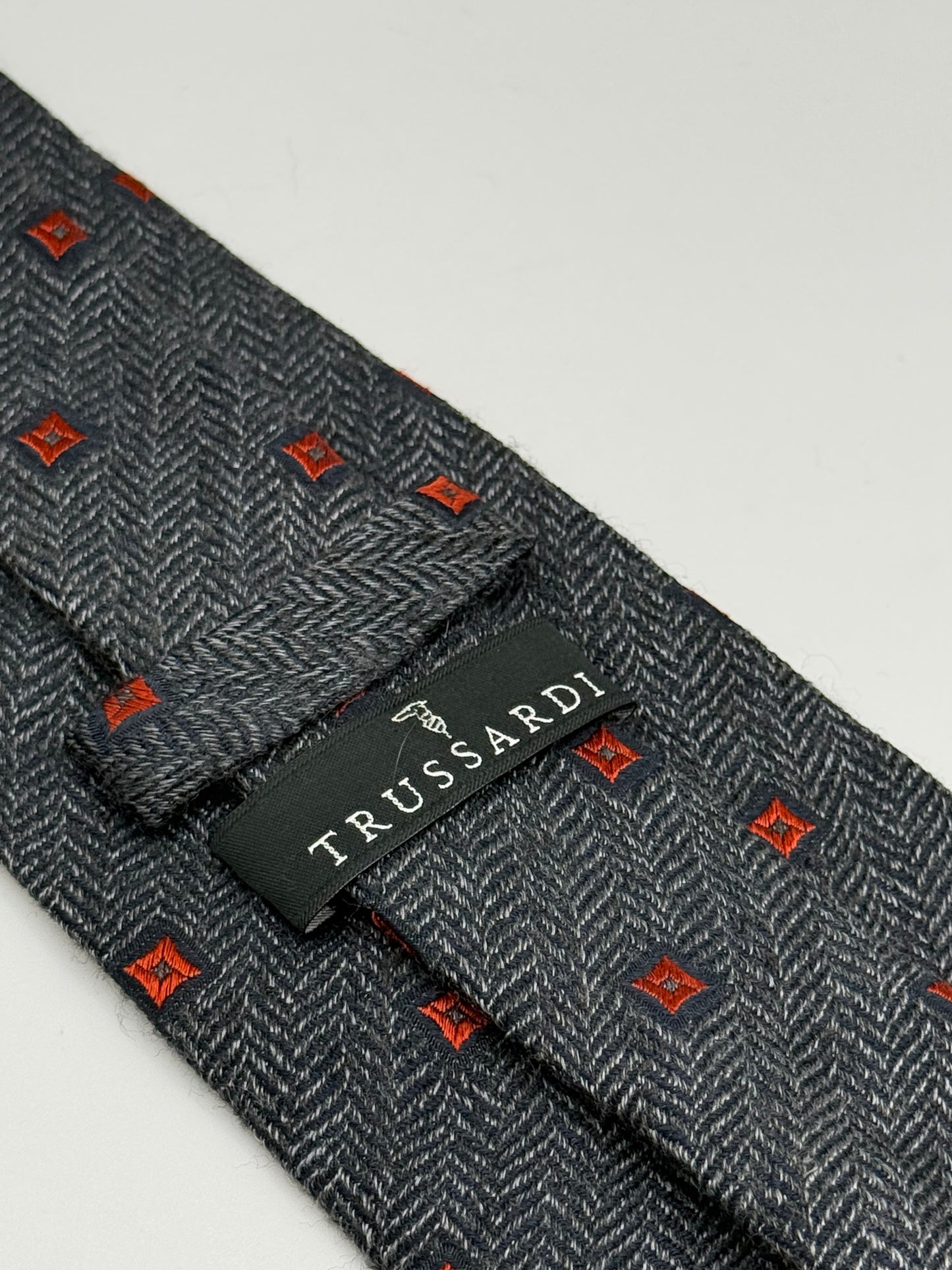Grey silk and wool tie