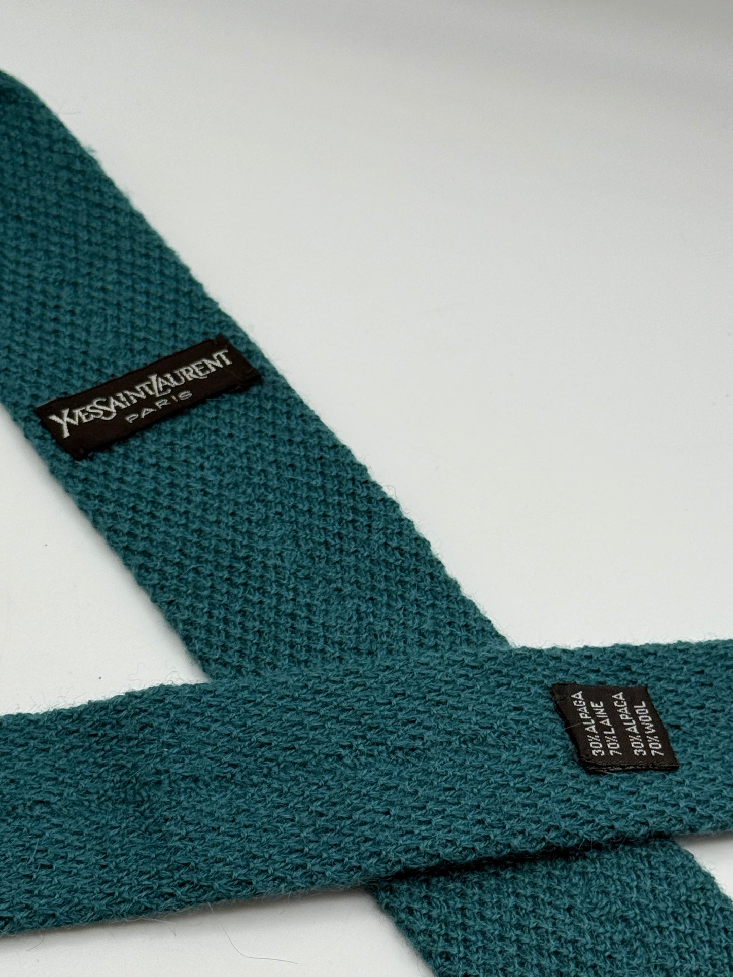 Tricot wool tie