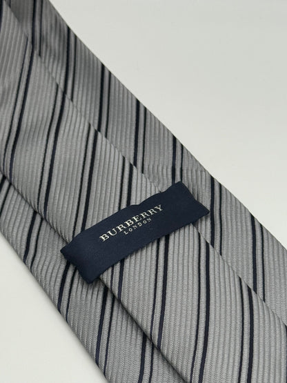 Grey jacquard silk tie