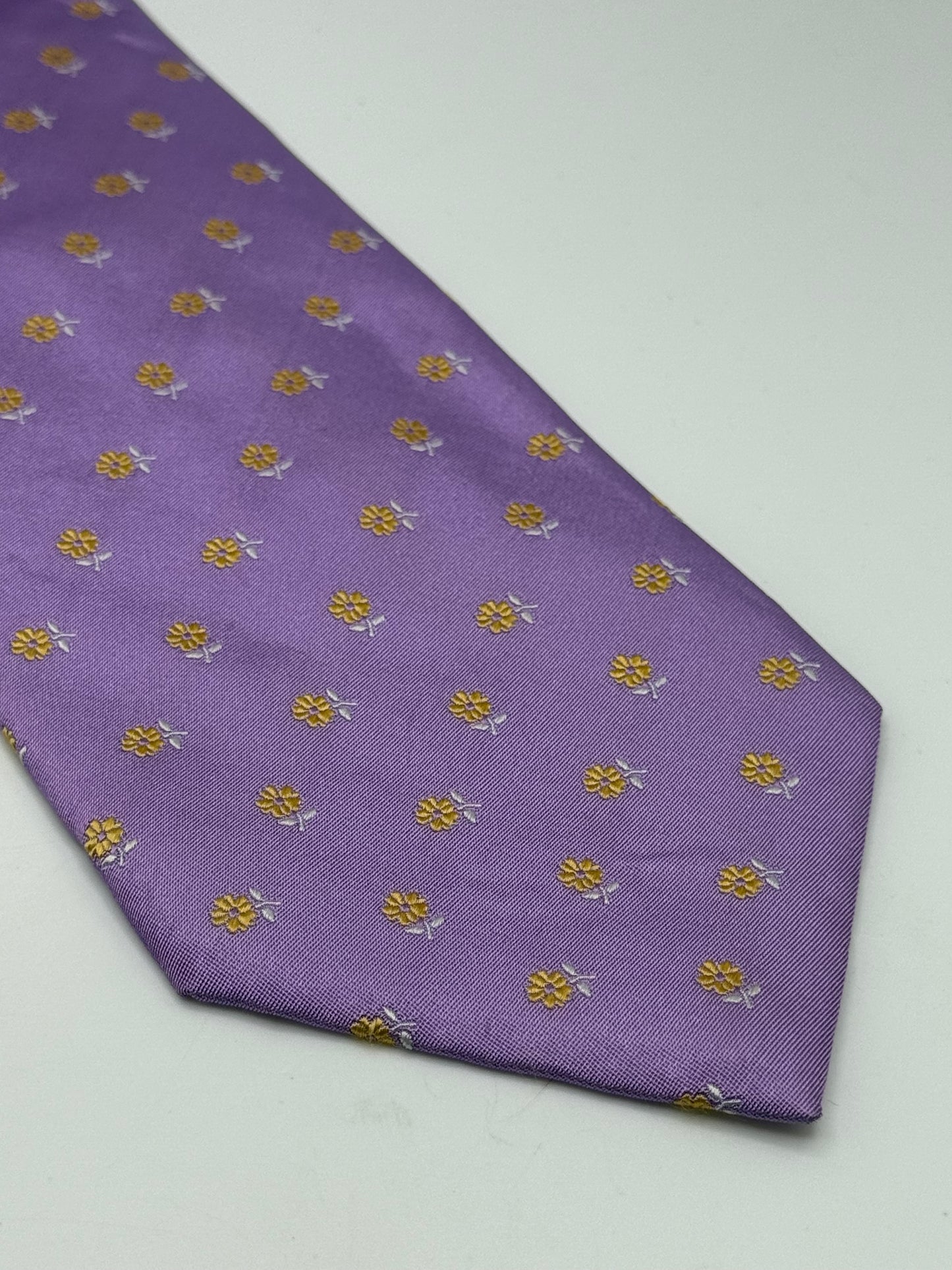Light purple twill silk tie Whit small flower pattern