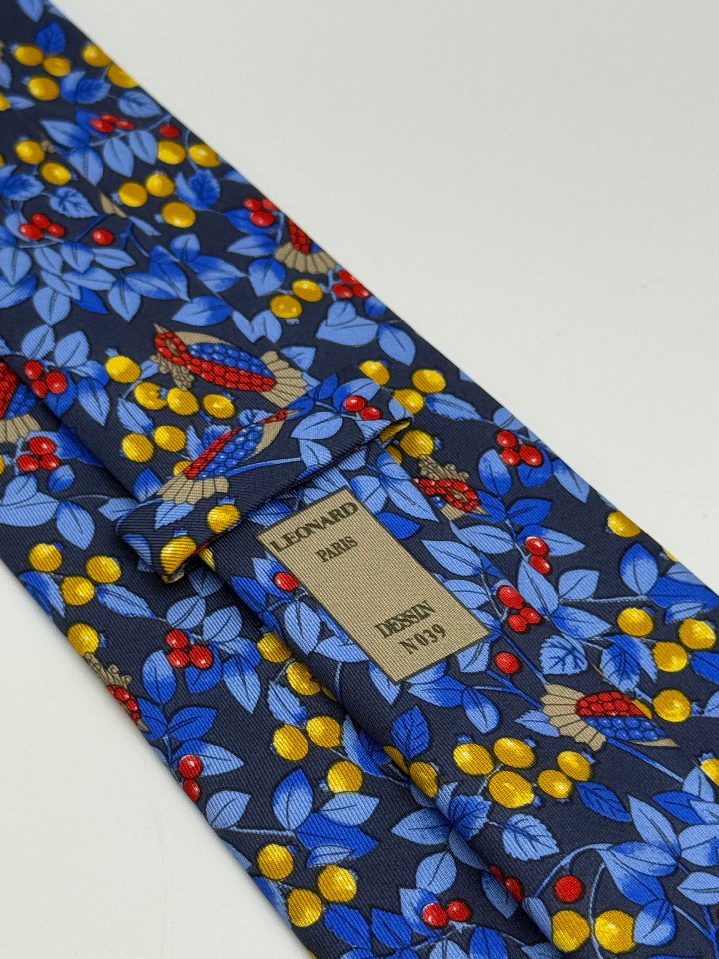 Dark blue twill silk tie