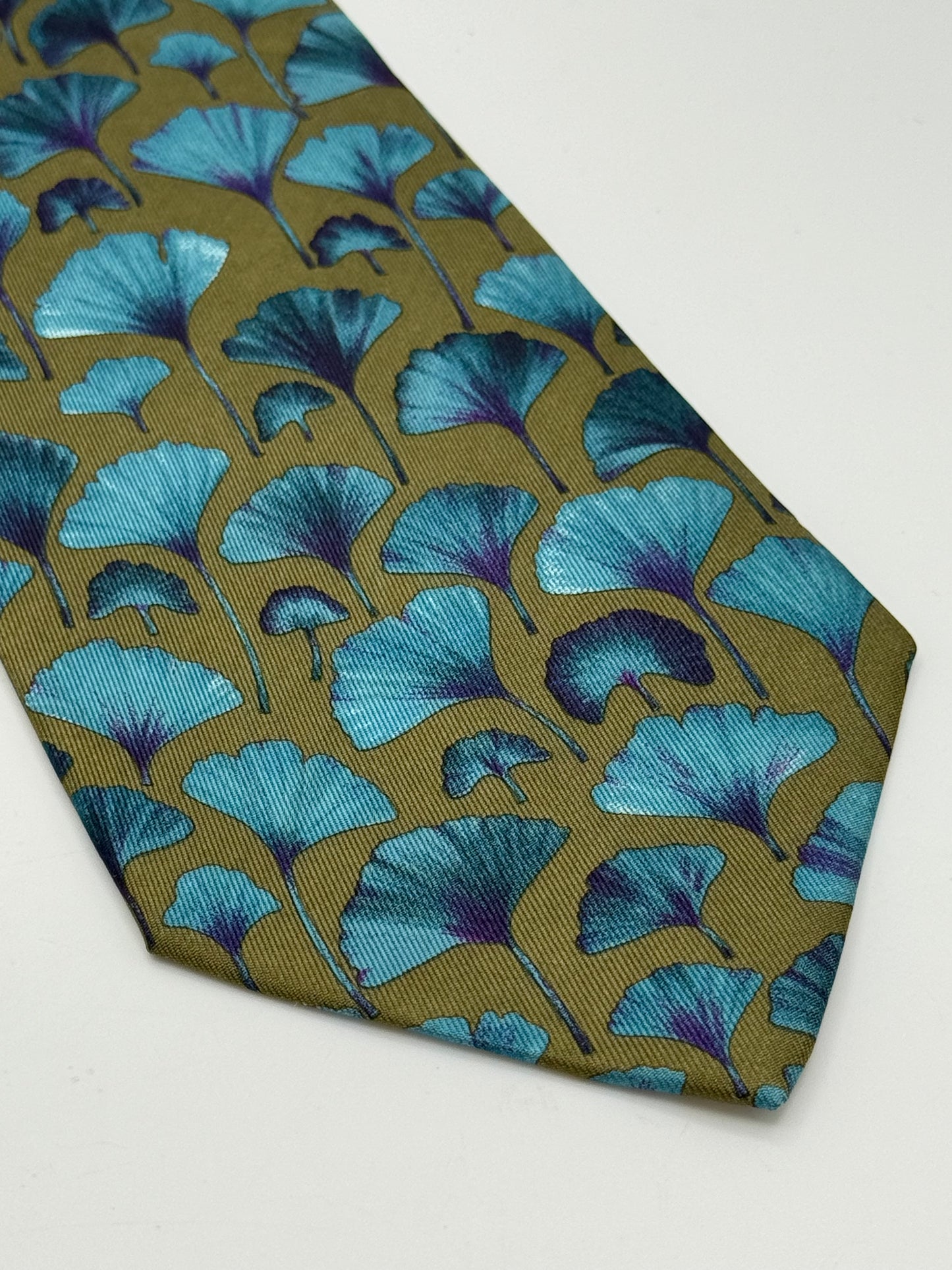 Cachi twill silk tie whit flowers pattern