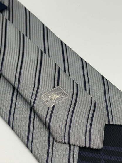 Grey jacquard silk tie