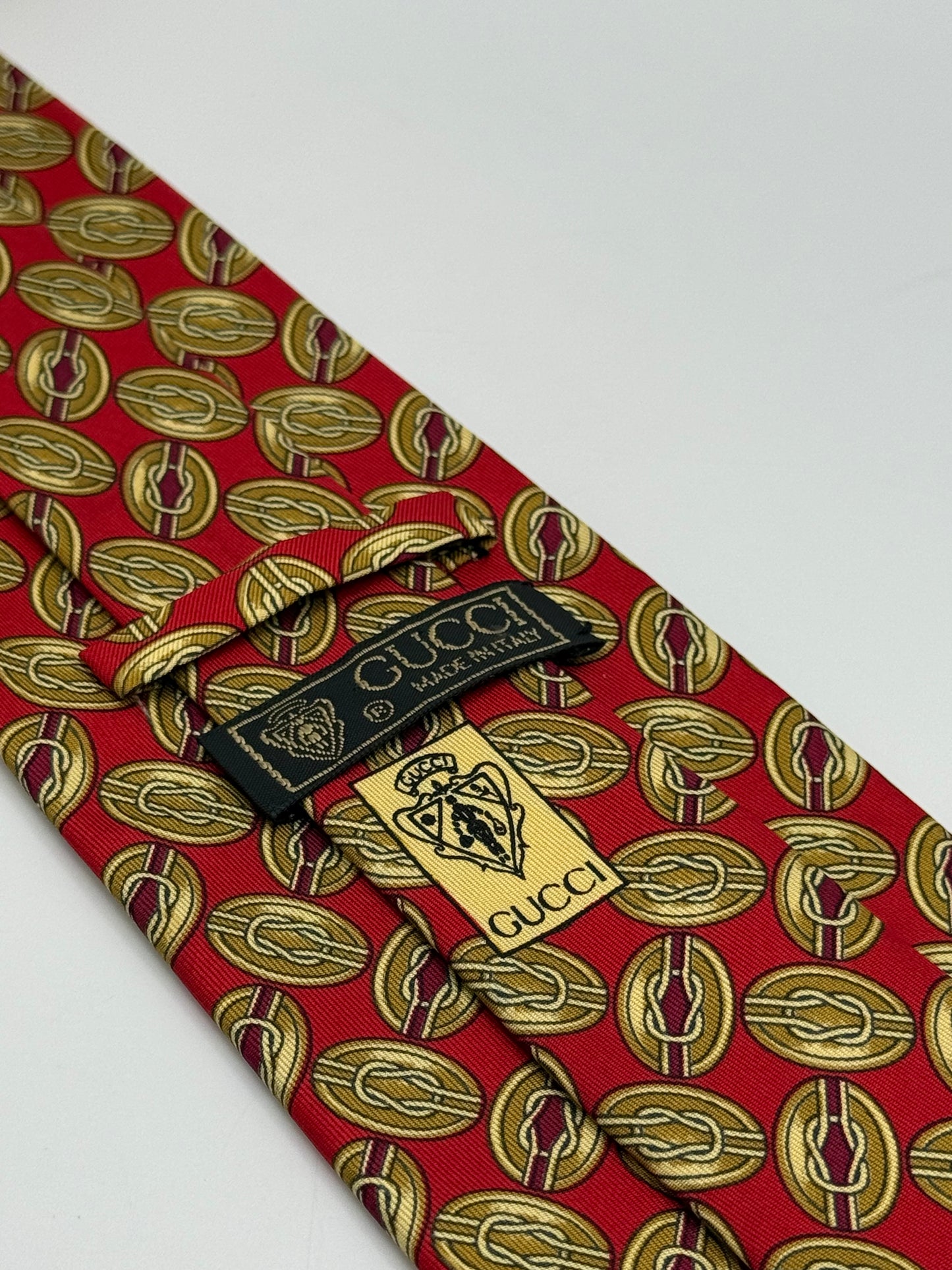 Red twill silk tie gold pattern