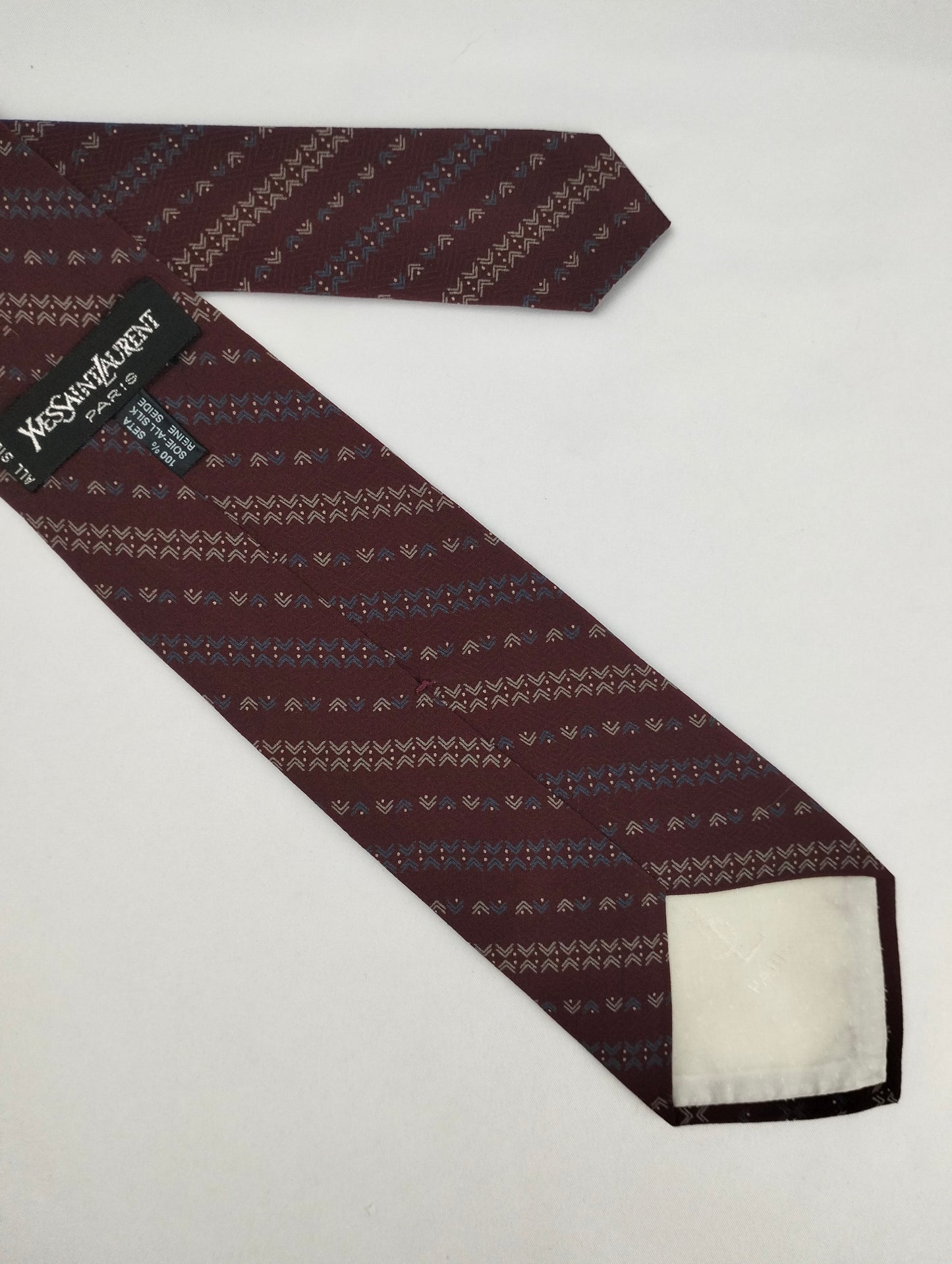 Tie Yves Saint Laurent Paris..